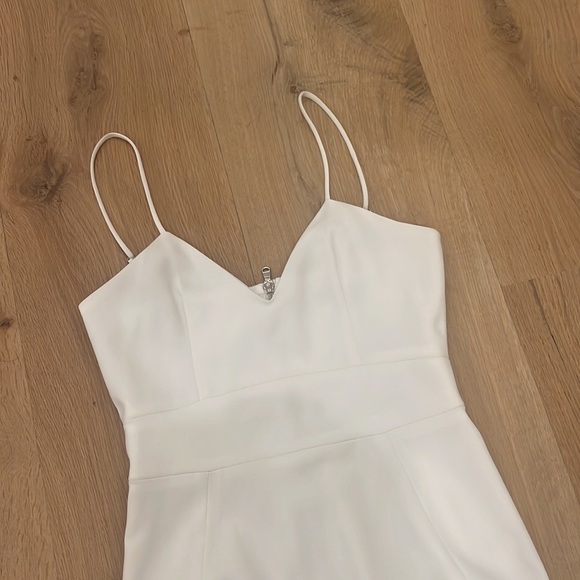 The Perfect White Cocktail Dress - Picture 2 of 4